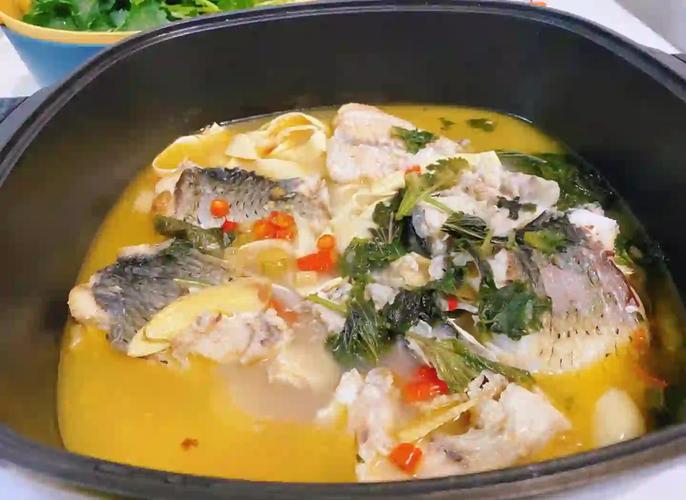 草鱼汤的做法（草鱼汤的做法家常做法）