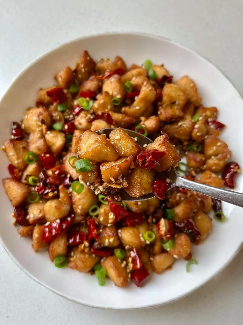 辣子鸡丁的做法（辣子鸡丁的做法视频）